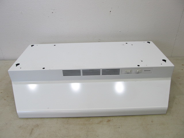 lot 105 image: Nice Clean Range Hood