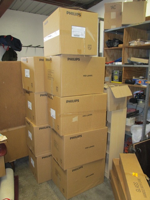 lot 138 image: 9 Cases of LARGE HID Light Bulbs