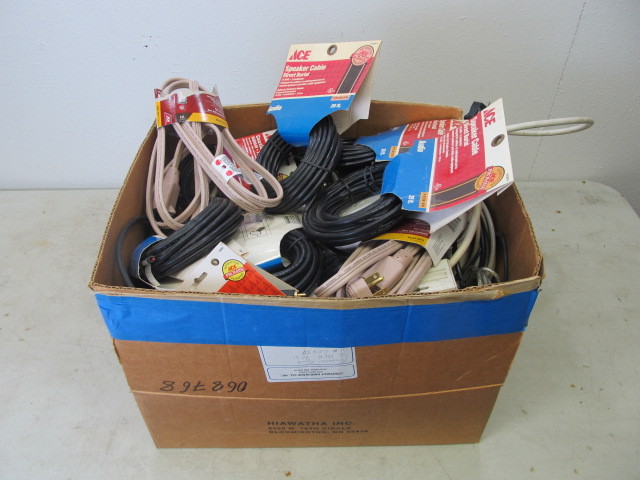 lot 140 image: Large Lot of New Cords Audio Cables etc.