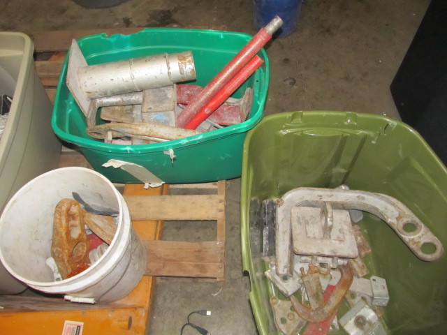 lot 157 image: MO CLAMP Auto Body Tools