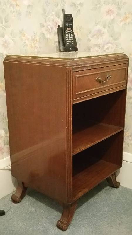 lot 3 image: Rway Neoclassical Style Night Stand