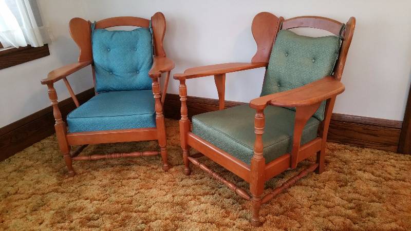 lot 12 image: Midcentury Modern Drop Arm Chair