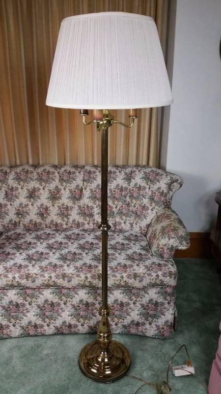 lot 32 image: 4 Light Vintage Brass Floor Lamp