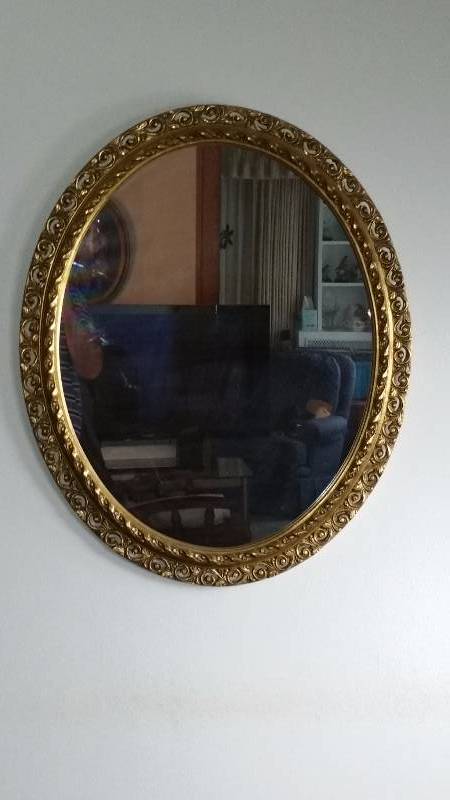 lot 41 image: Mid Century Hollywood Regency Syroco Mirror