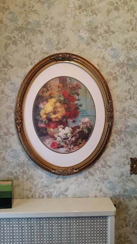 lot 45 image: Oval Floral Print in a Gilded Nouveau Styled Frame