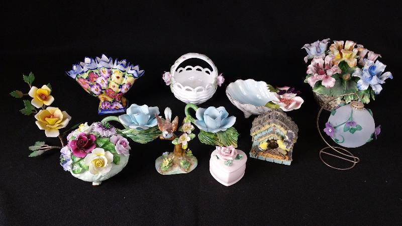 lot 123 image: Group of Capodimonte & Capodimonte Styled Porcerlain