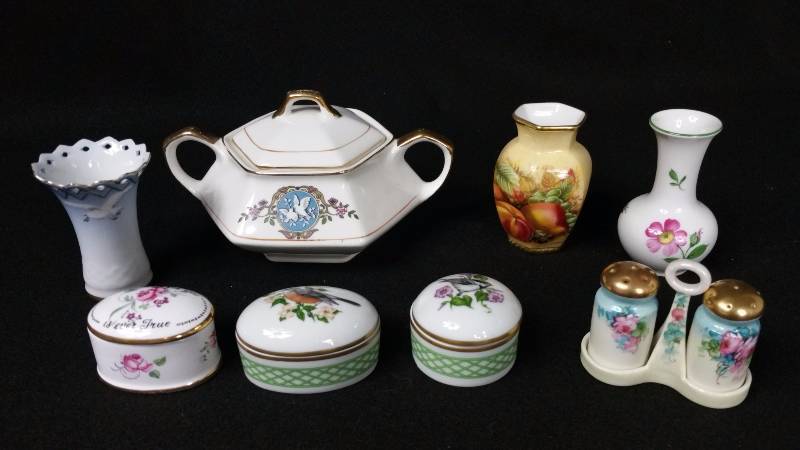 lot 137 image: Group of Porcelain Including Aynsley, B & G, Etc.