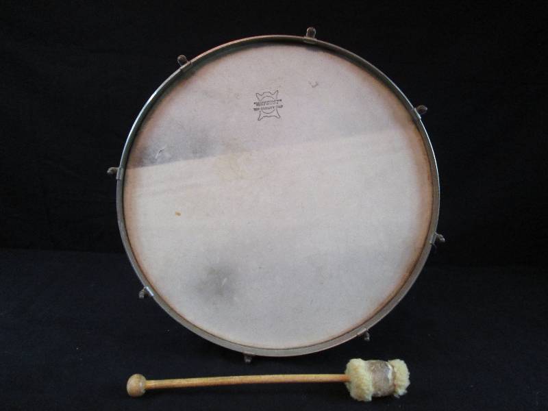 lot 54 image: Vintage Ludwig Drum