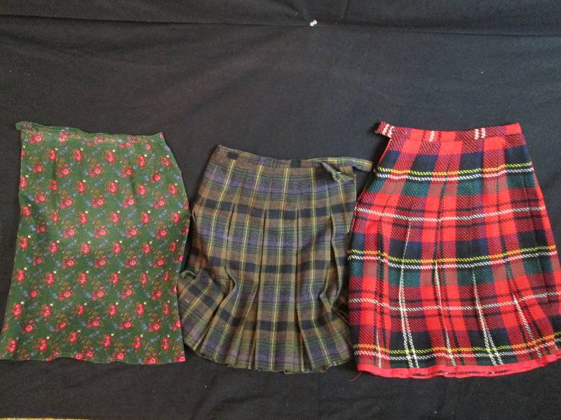 lot 158 image: Vintage Clothing