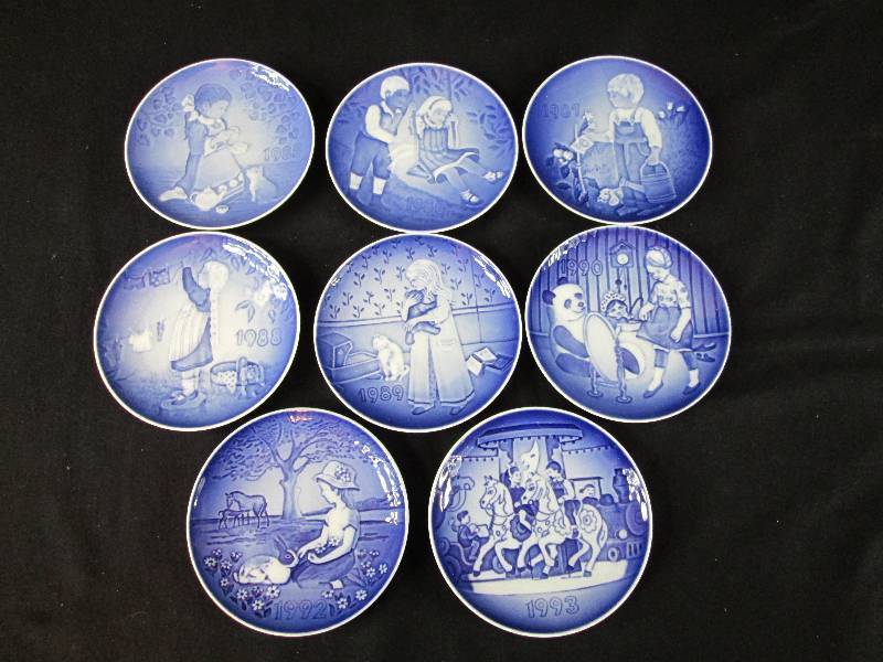 lot 191 image: B&G Porcelain & Childresss Day Plates