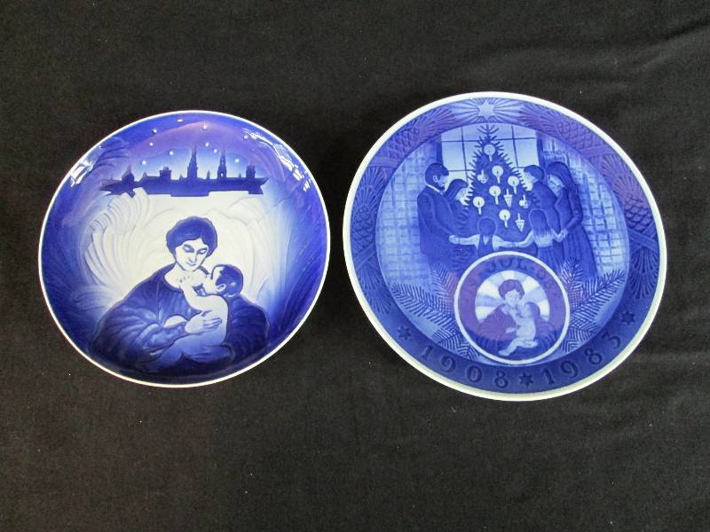 lot 194 image: B&G Porcelain & Royal Copenhagen Christmas Plates