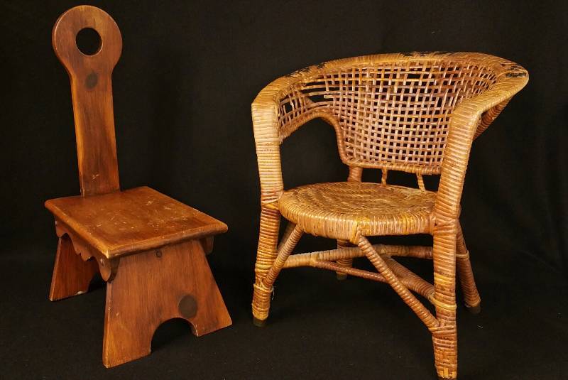 lot 18A image: Antique Arts & Crafts Handled Stool & Rattan Chair