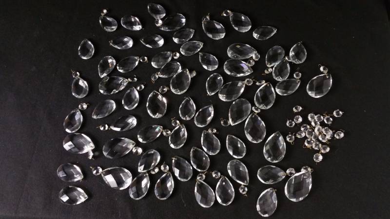 lot 36A image: 61 Vintage Crystal Teardrop Prisms