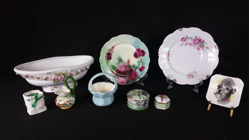 lot 139 image: Group of Porcelain Incl Gone With The Wind Music Box