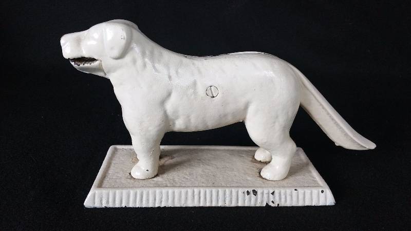 lot 142 image: Antique Cast Iron Dog Nut Cracker