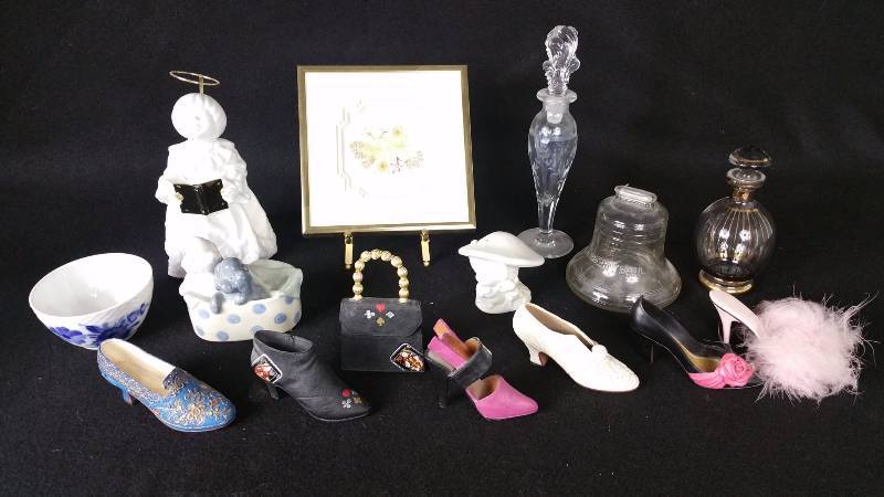 lot 144 image: Royal Copenhagen, Shoe Art, Bicentennial Coin Bank, Etc