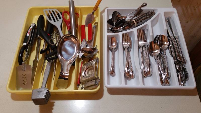 lot 144C image: Pfaltzgraff Flatware, Cookware, Serviceware, etc.
