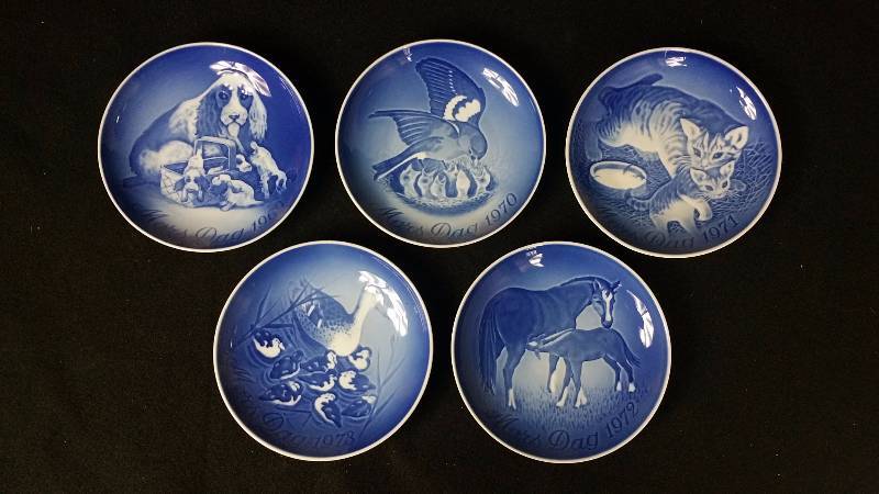 lot 196 image: B&G Porcelain Mothers Day Plates