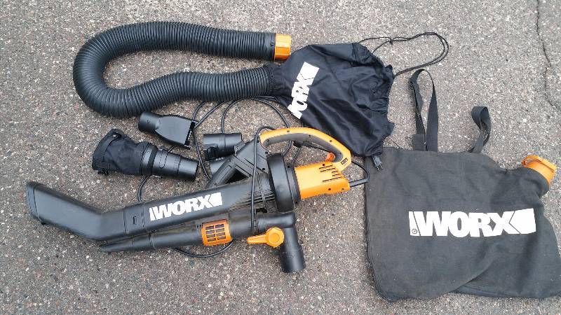 lot 209 image: Worx Leaf Blower