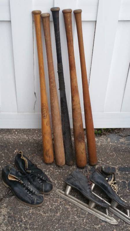lot 218 image: Vintage Baseball Bats
