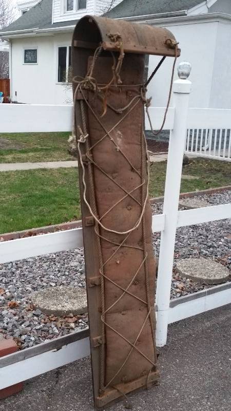 lot 226 image: Vintage Oak Toboggan