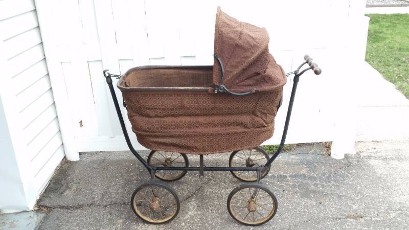 lot 229 image: Vintage Kozekar Baby Carriage