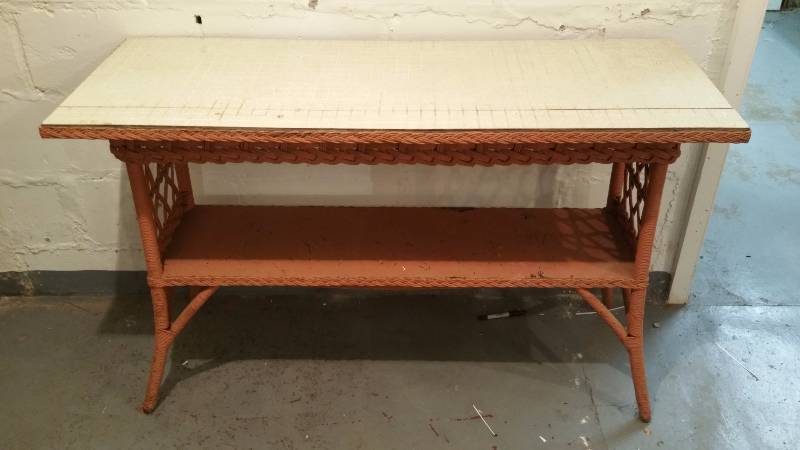 lot 236 image: Wicker Table