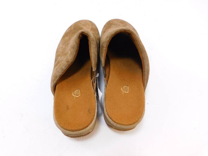 lot 35 image: ACORN Womens Vista Wedge Clogs Size 9
