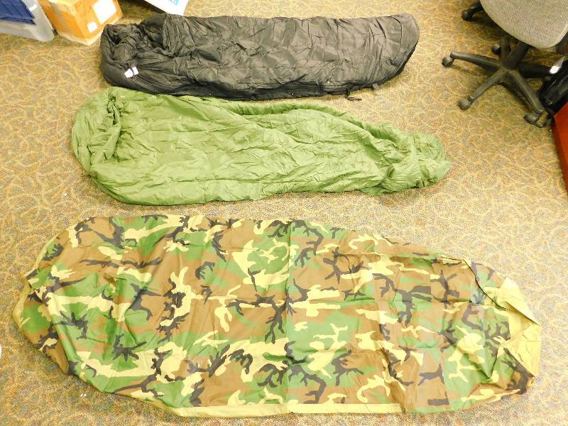 lot 51 image: New U.S. Military 3 Piece Sleeping Bag System