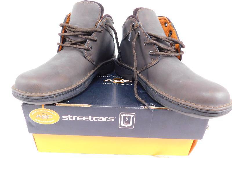 lot 89 image: Streetcars Mens Size 10 Mesa Chukkas
