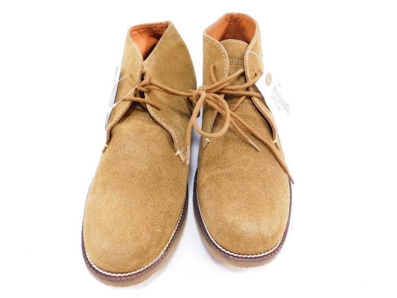 lot 90 image: Guide Gear Mens Size 9.5 Desert Boots