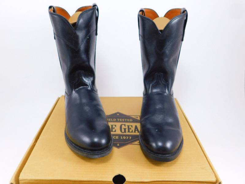 lot 93 image: Guide Gear Mens Size 9 Roper Boots