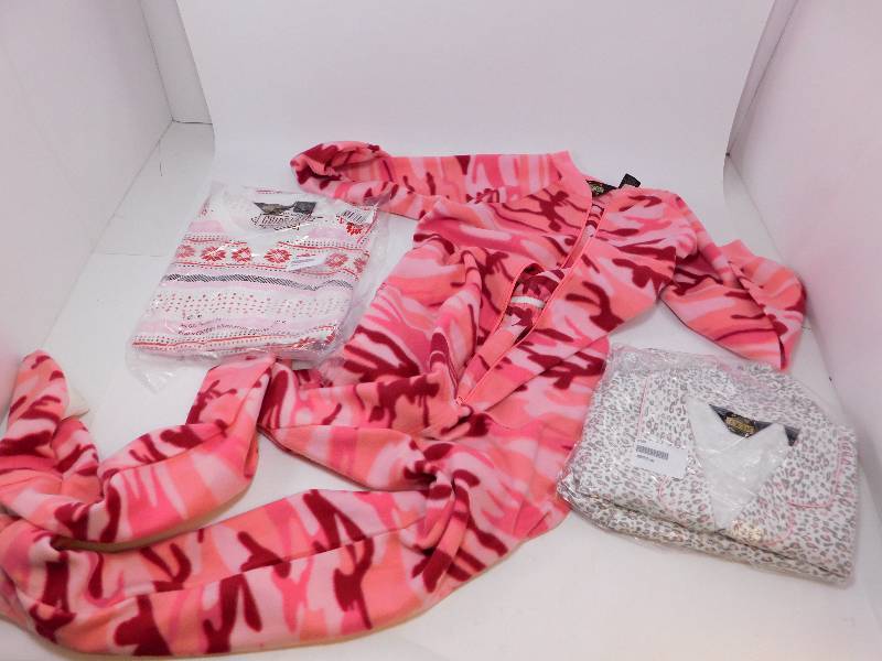 lot 78 image: Lot of Womens PJs & Long Johns - Size Medium