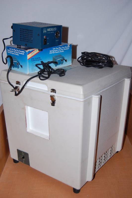 Portable CoolingHeating Fridge