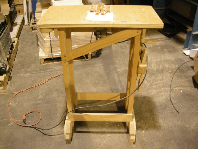 lot 19 image: Porter Cable Router and Table