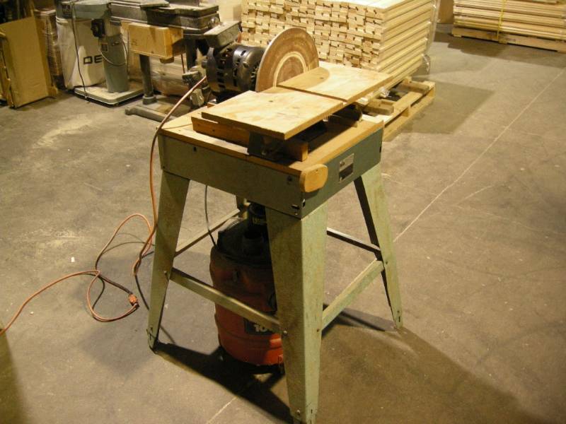 lot 10 image: Craftsman 12 Vertical Sanding Disk
