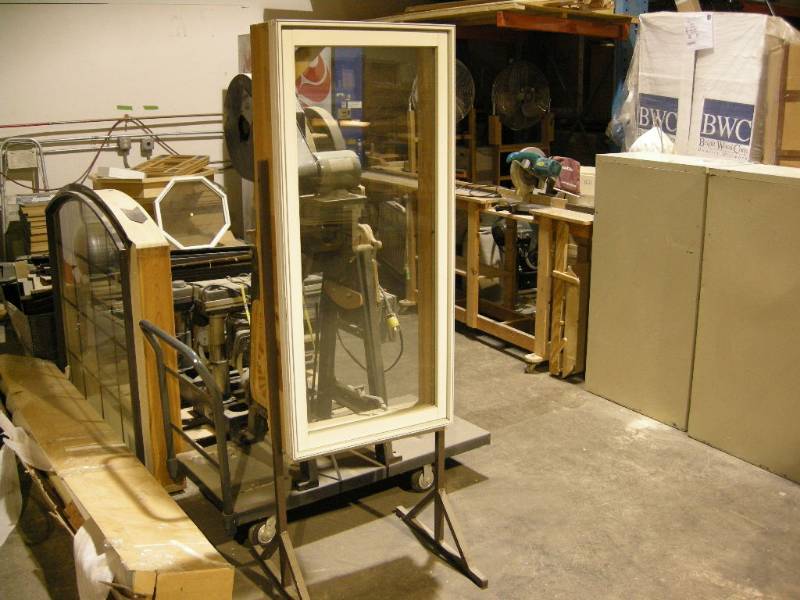 lot 30 image: Window Display