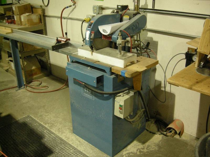 lot 20 image: CTD 12 Straight Cut-Off Saw Station