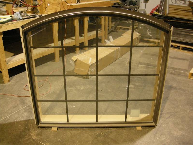 lot 28 image: Custom Window