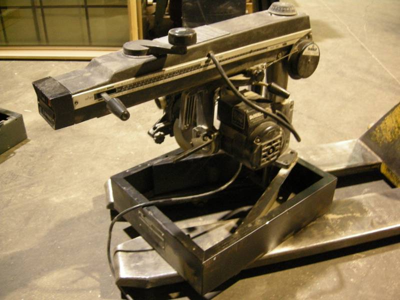 lot 26 image: DeWalt 7770 Radial Arm Saw