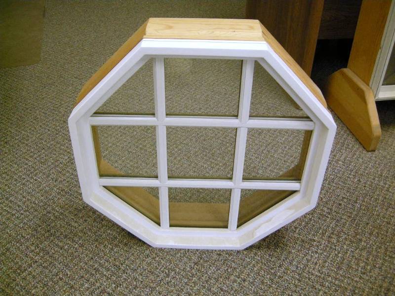 lot 38 image: Octagon Window Display