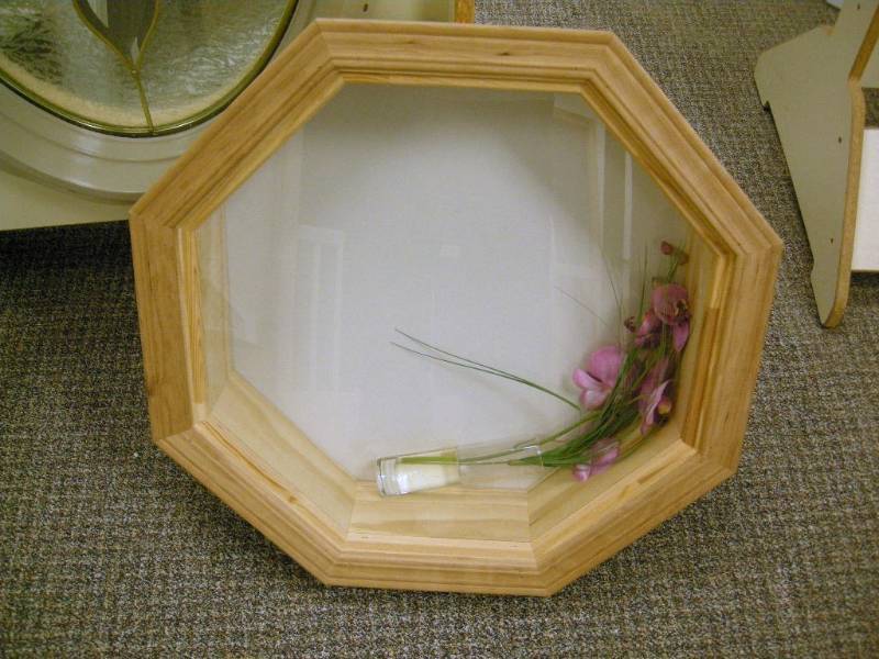 lot 62 image: Octagon Window Box