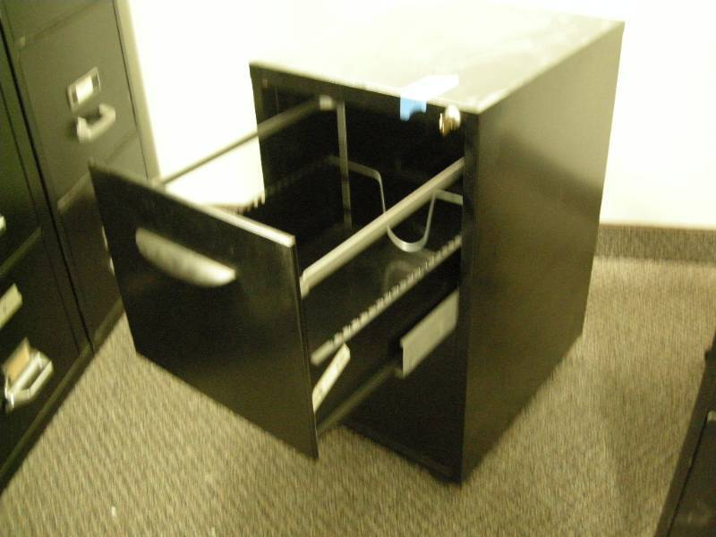 lot 99 image: 2 Drawer File Cabinet