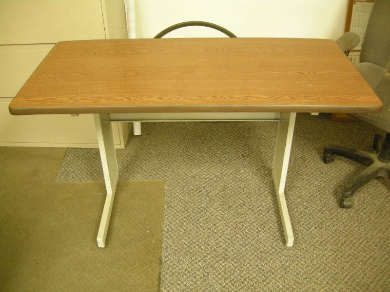 lot 120 image: Office TableDesk