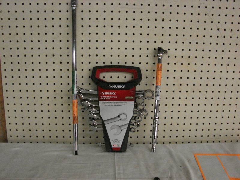 lot 316 image: HUSKY WRENCHES