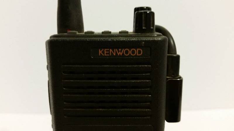 Kenwood TK-250 VHF 148-174MHz 32CH 5W 148-174MHz VHF Narrow Band Radio with KSC-8 Compant Charger and Speaker Microphone