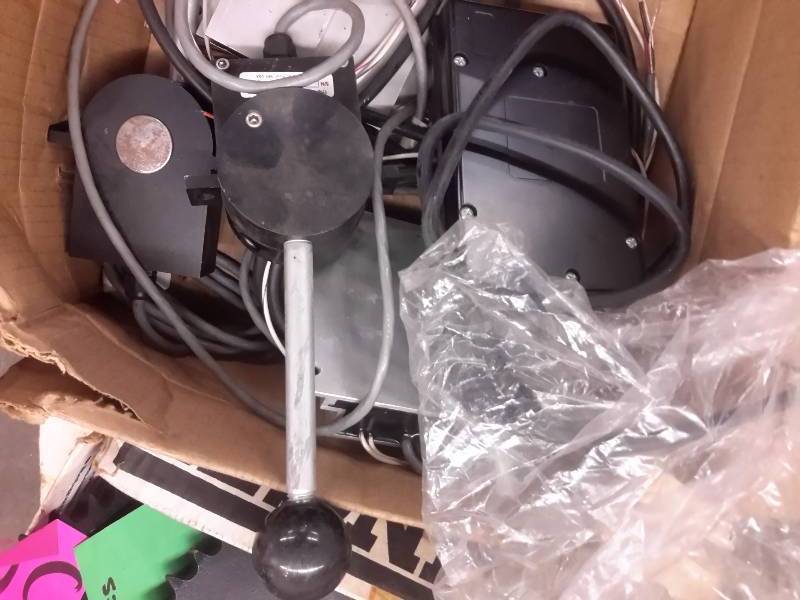 lot 51 image: 2, ERC Controls..