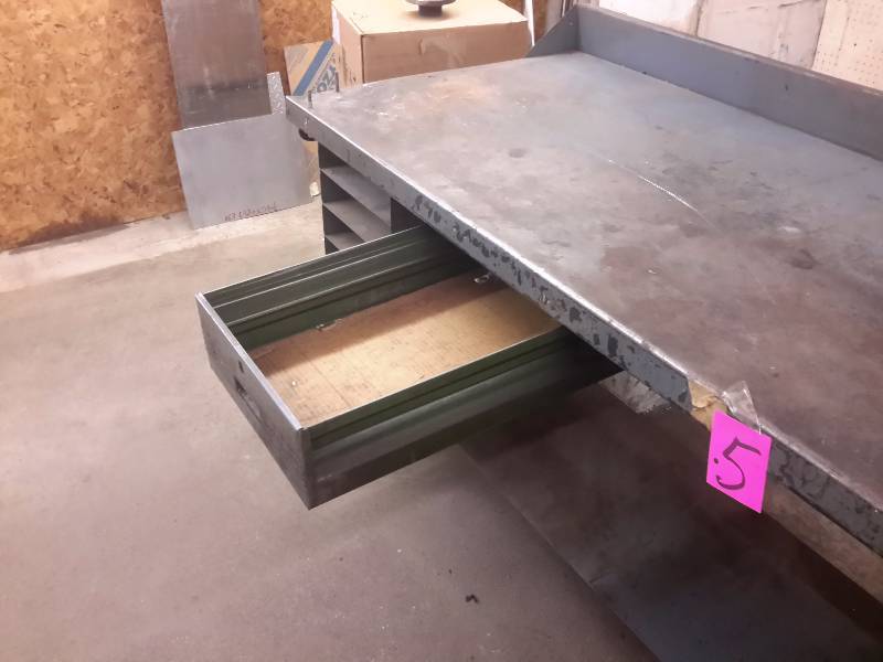 lot 5 image: Steel Work Bench
