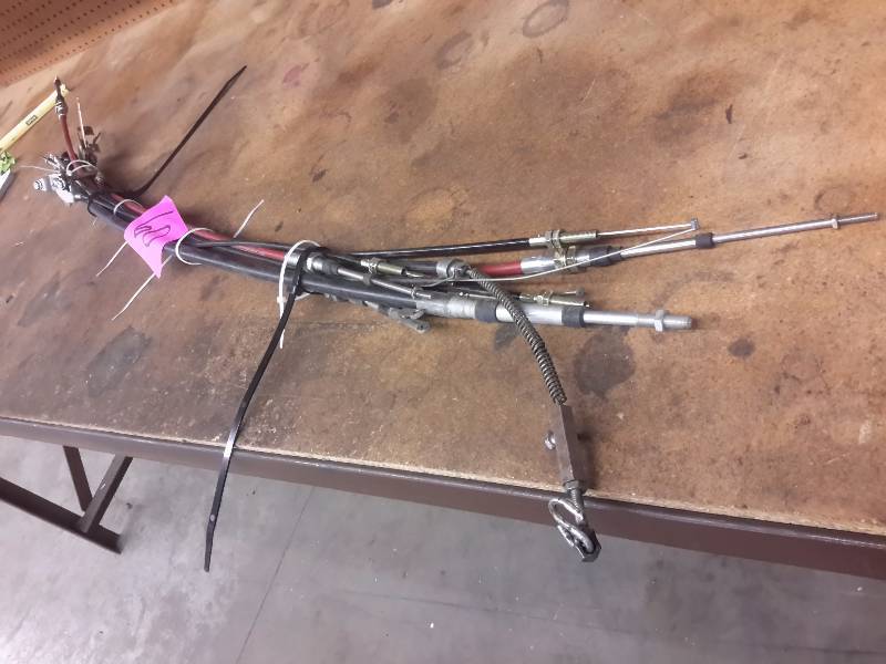 lot 60 image: Lot of push pull cables