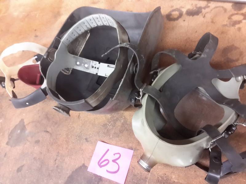 lot 63 image: Welding mask, set of welding goggles, gas mask